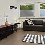 Apartman Gruppenapartment In Platz Fuer 16 Gaeste Parkplatz