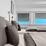 Apartman Gruppenapartment In Platz Fuer 16 Gaeste Parkplatz München