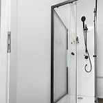 Gruppenapartment In Platz Fuer 16 Gaeste Parkplatz Apartman *