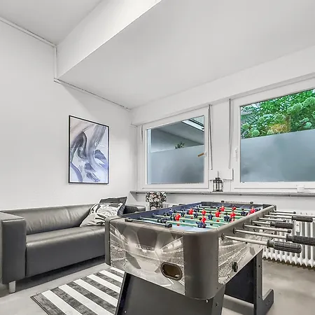 Gruppenapartment In Platz Fuer 16 Gaeste Parkplatz * München