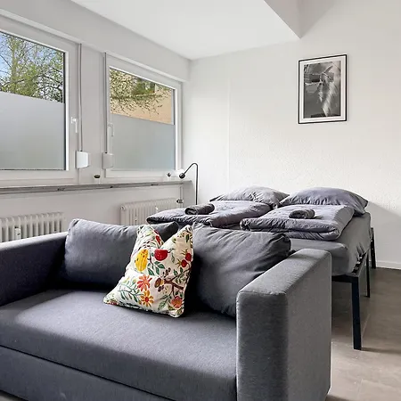 Gruppenapartment In Platz Fuer 16 Gaeste Parkplatz *