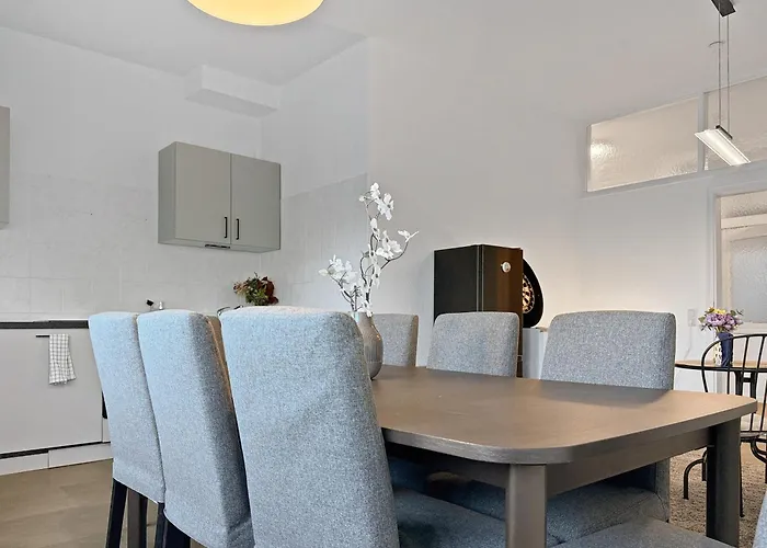 Gruppenapartment In Platz Fuer 16 Gaeste Parkplatz * München