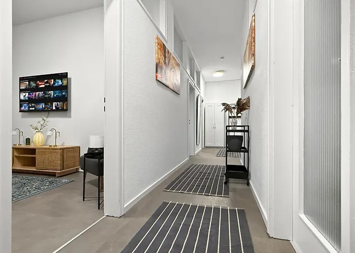 Gruppenapartment In Platz Fuer 16 Gaeste Parkplatz Apartment Munich