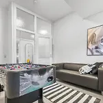 Gruppenapartment In Platz Fuer 16 Gaeste Parkplatz München