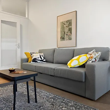 Gruppenapartment In Platz Fuer 16 Gaeste Parkplatz شقة