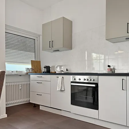 Gruppenapartment In Platz Fuer 16 Gaeste Parkplatz