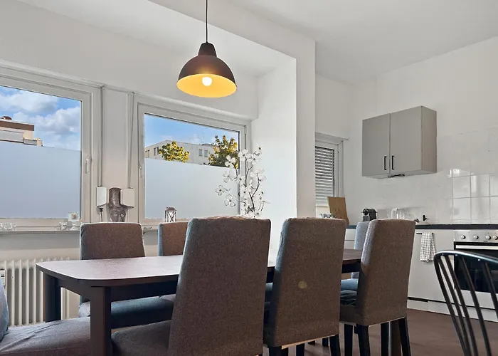 Gruppenapartment In Platz Fuer 16 Gaeste Parkplatz 아파트 *