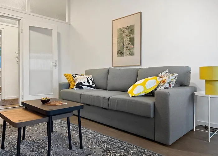 Gruppenapartment In Platz Fuer 16 Gaeste Parkplatz 아파트