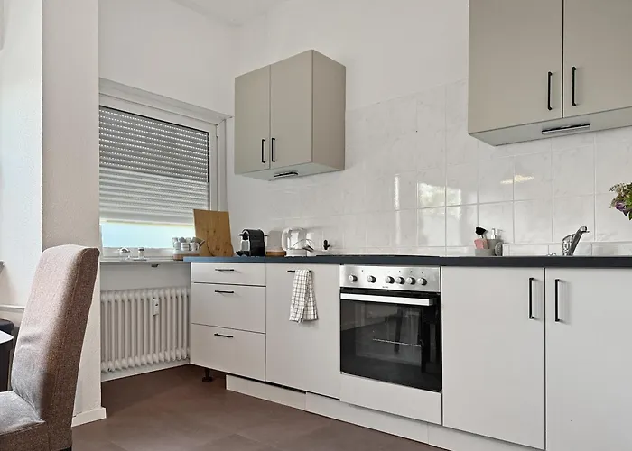 Gruppenapartment In Platz Fuer 16 Gaeste Parkplatz
